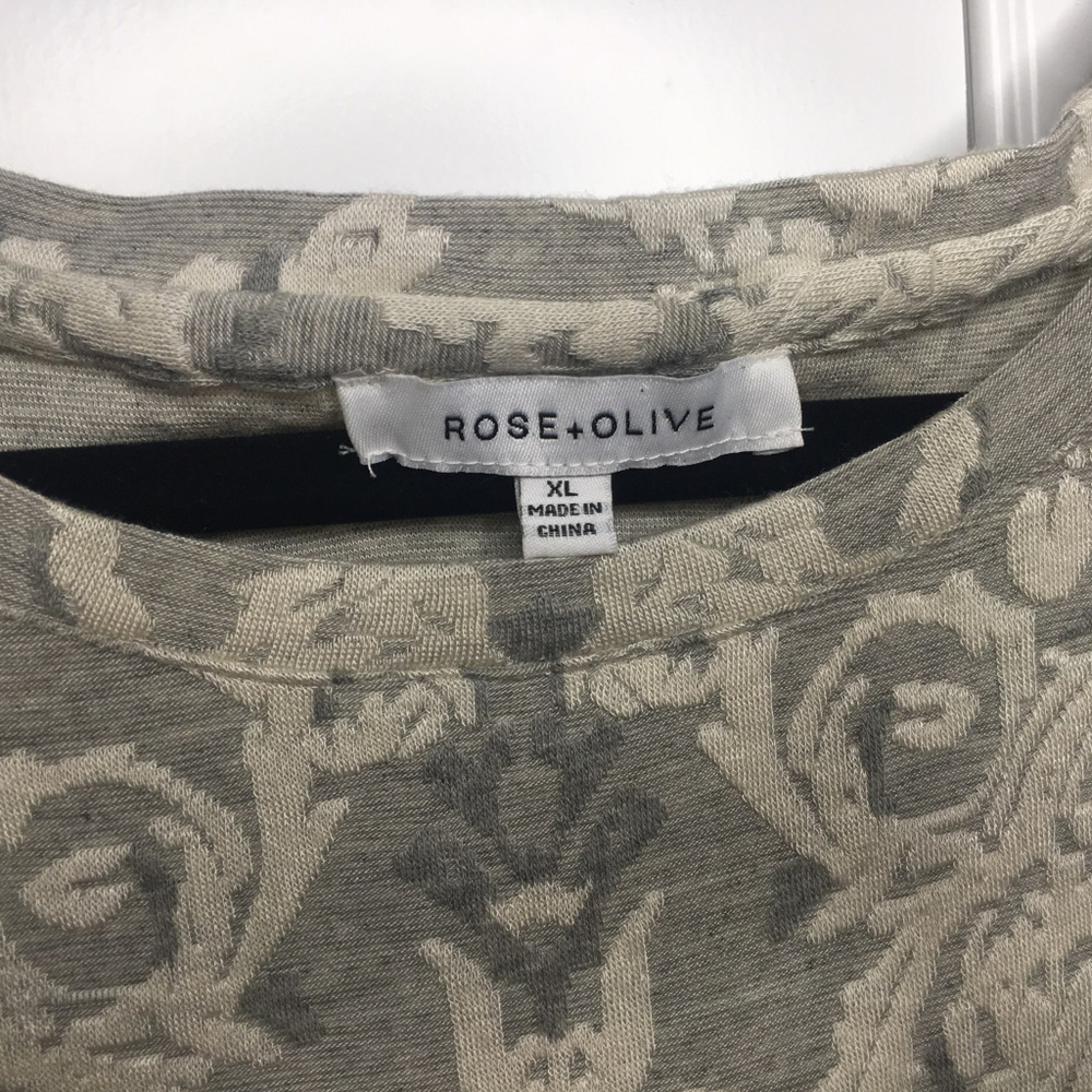 Rose and Olive gray tee - Picture 3 of 5